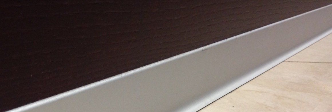 Плинтус алюминиевый L-образный анодированное серебро (3000*11*100 мм) — купить в Чебоксарах