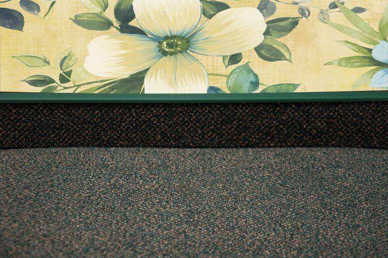 Плинтус для ковролина "Korner" Listwa зеленый (2500*13,8*50 мм) — купить в Чебоксарах