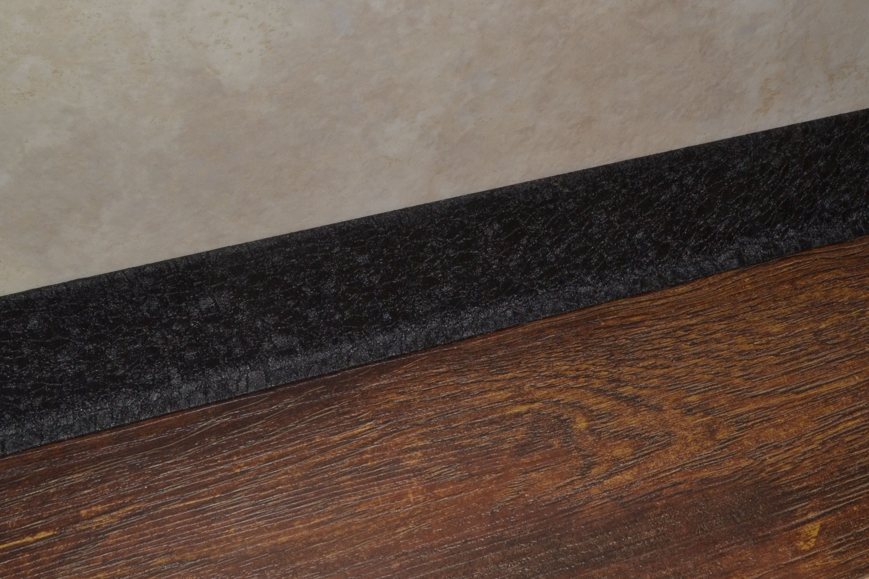 Плинтус алюминиевый L-образный текстура кожи черная (2500*11*60 мм) — купить в Чебоксарах