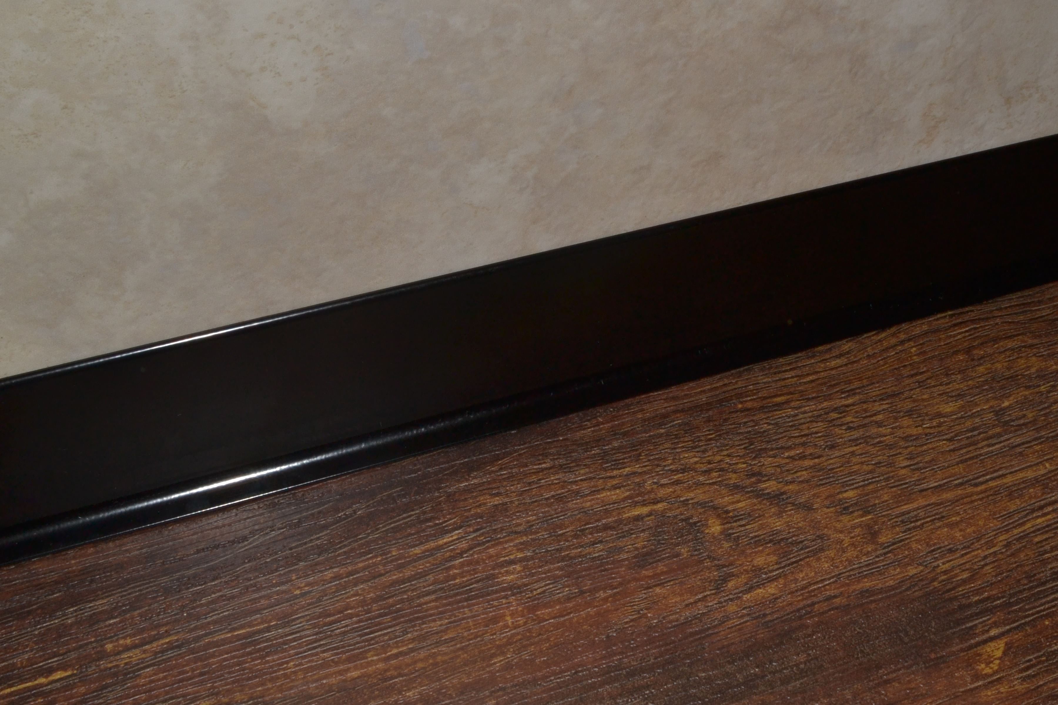 Плинтус алюминиевый L-образный черный (2500*11*60 мм) — купить в Чебоксарах